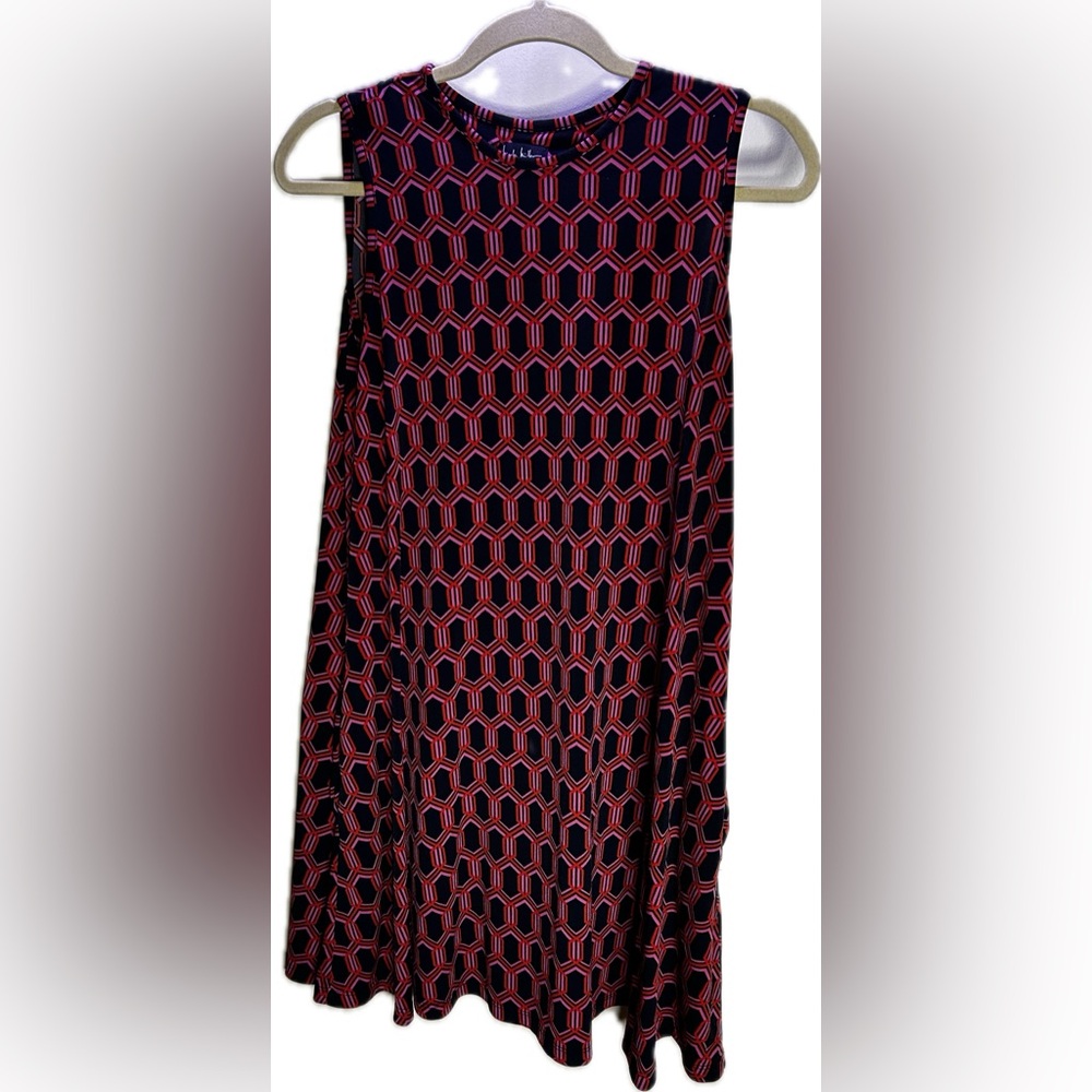 Nicole Miller- Geometric print trapeze mini with pockets.  Small.